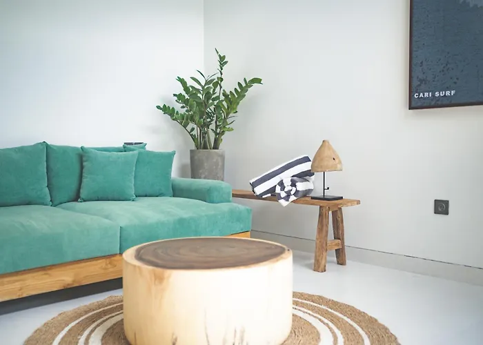 Cari Surf Camp & Studio's 3* Uluwatu (Bali)