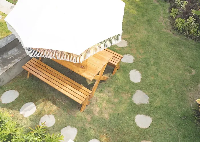 Hotel Cari Surf Camp & Studio's