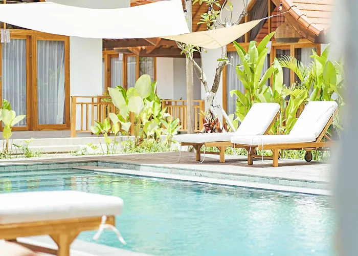 Cari Surf Camp & Studio's