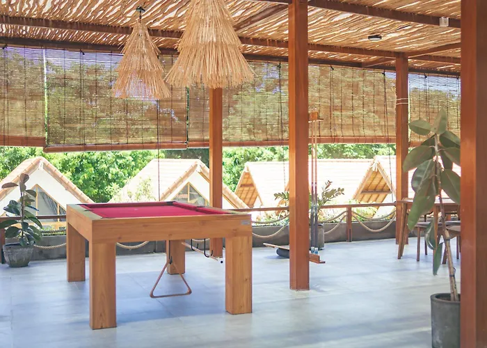 Cari Surf Camp & Studio's